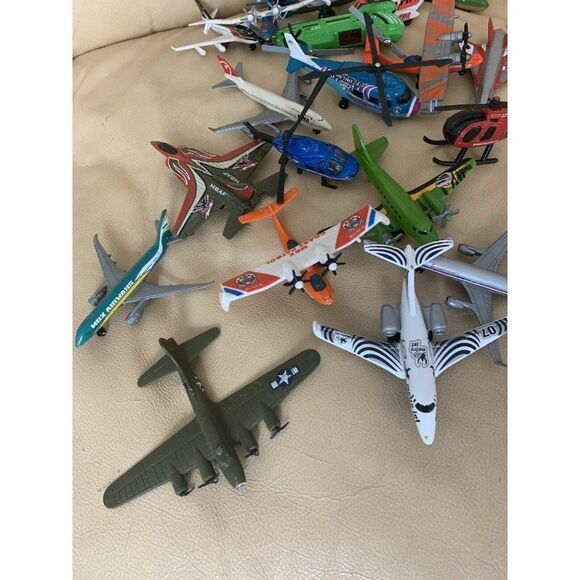 Bundle of 21  DieCast Airplane Helicopter Jet Planes Military Aircraft - Picture 3 of 11
